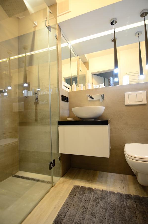 Victus Apartamenty, Tesla